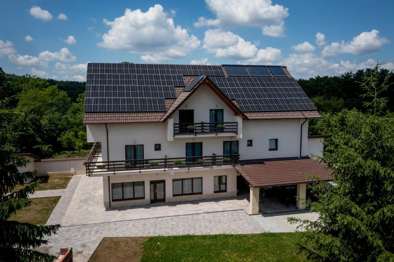 Evergreen Chalet 阿夫里格 外观 照片