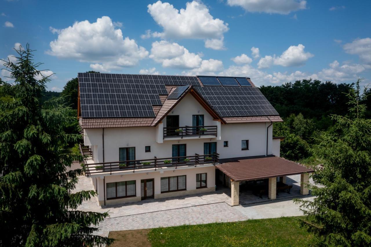 Evergreen Chalet 阿夫里格 外观 照片