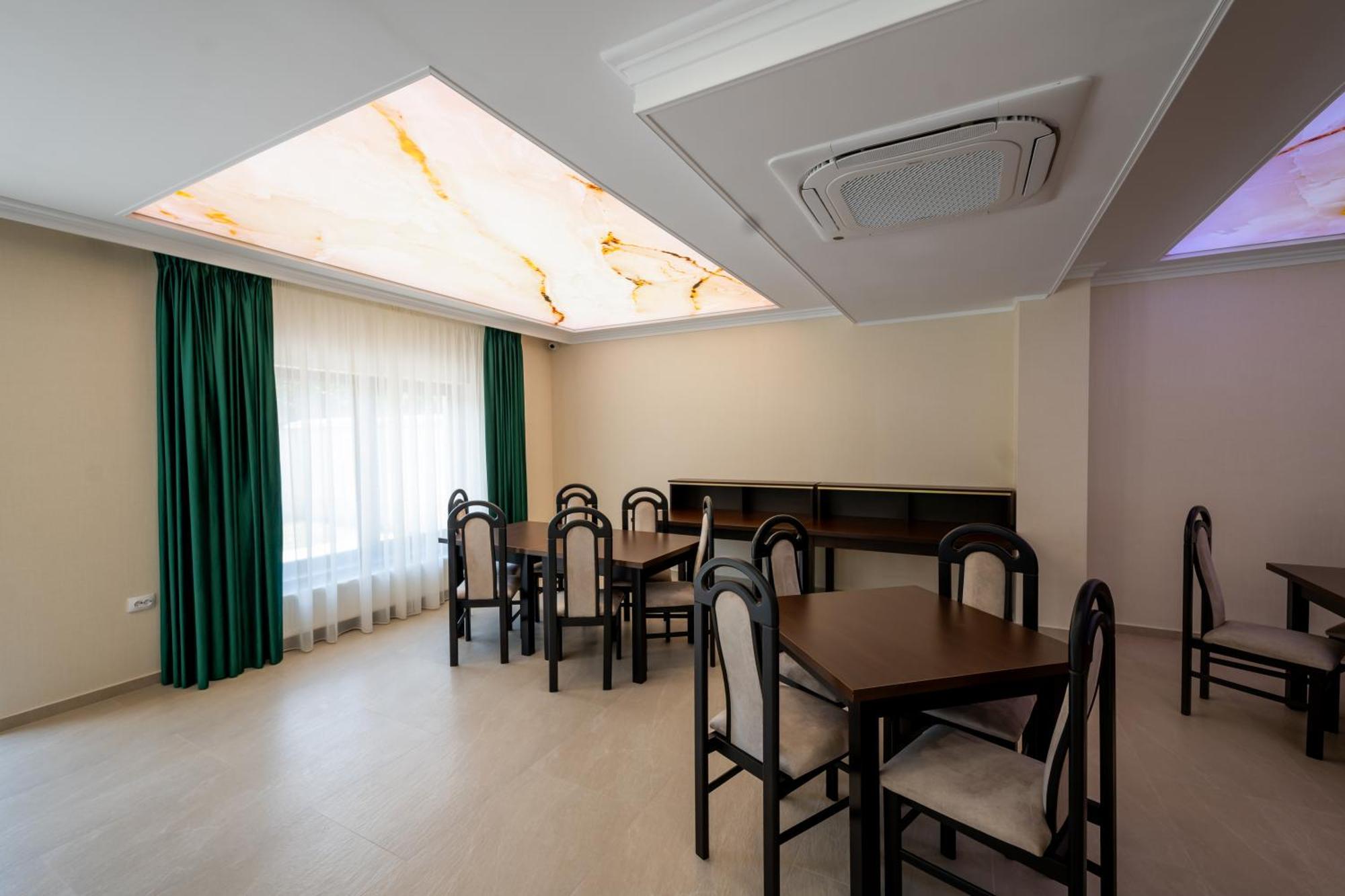 Evergreen Chalet 阿夫里格 外观 照片